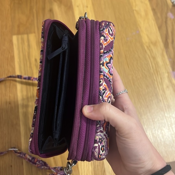 Vera Bradley wristlet/Crossbody perfect condition - Picture 2 of 4